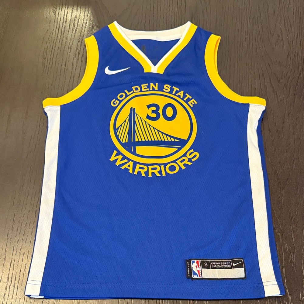 Nike Golden State Warriors Curry #30 Jersey, boys S, like new!